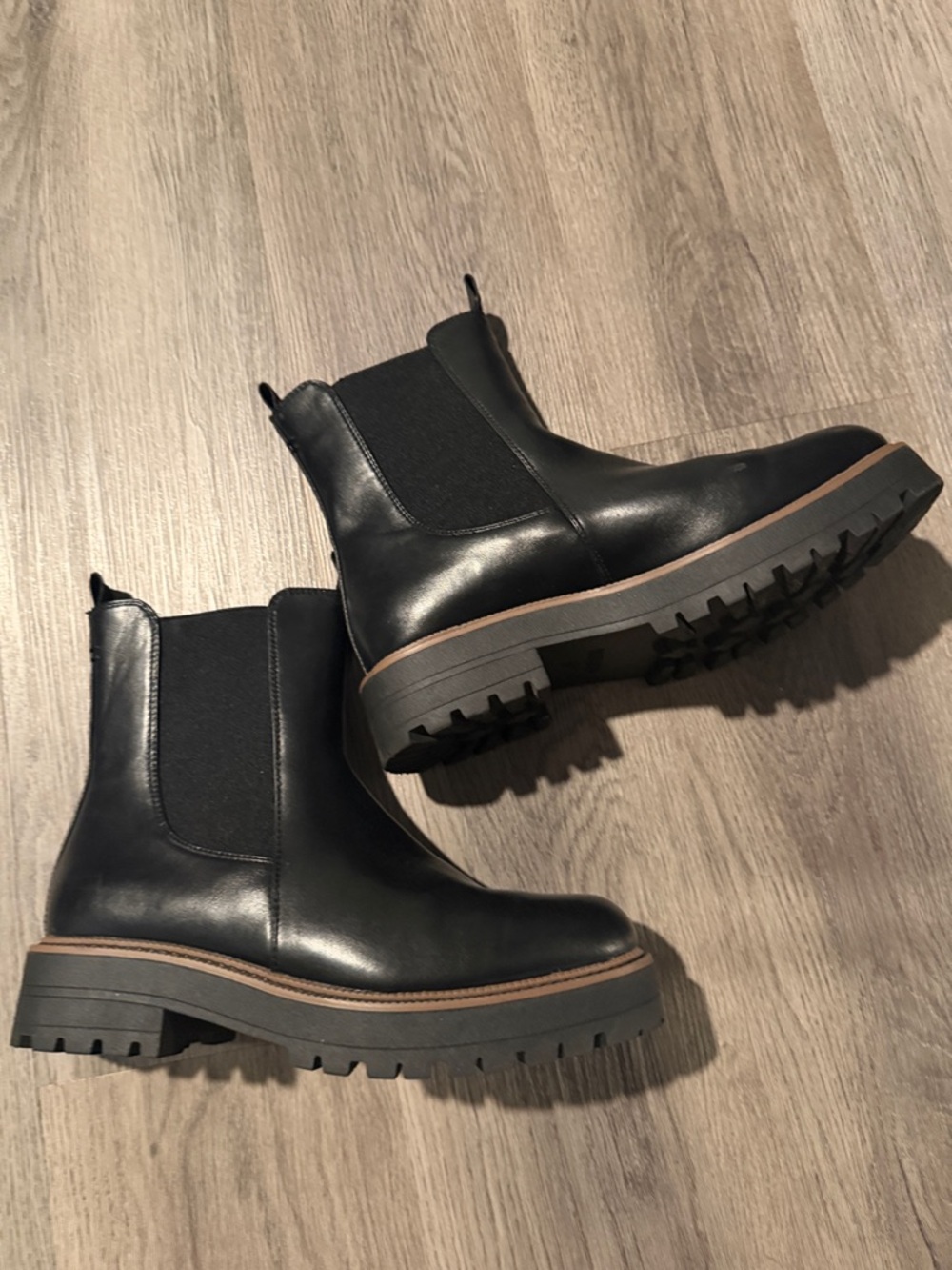 Dream Pairs Black Chelsea Lug Boot with Brown Accent